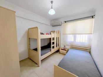 Didim Çamlık'ta Ünlü Royal Marina Complex İçinde Satılık Havuz Gören Eşyalı Giriş Kat Daire