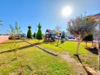 Didim Çamlık'ta Ünlü Royal Marina Complex İçinde Satılık Havuz Gören Eşyalı Giriş Kat Daire
