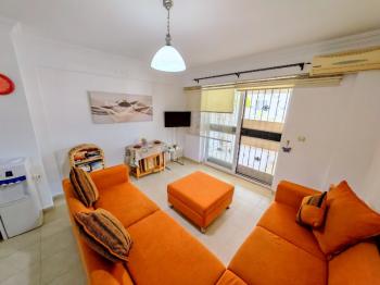 Didim Çamlık'ta Ünlü Royal Marina Complex İçinde Satılık Havuz Gören Eşyalı Giriş Kat Daire