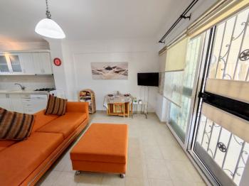 Didim Çamlık'ta Ünlü Royal Marina Complex İçinde Satılık Havuz Gören Eşyalı Giriş Kat Daire