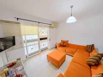 Didim Çamlık'ta Ünlü Royal Marina Complex İçinde Satılık Havuz Gören Eşyalı Giriş Kat Daire