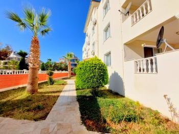 Didim Çamlık'ta Ünlü Royal Marina Complex İçinde Satılık Havuz Gören Eşyalı Giriş Kat Daire