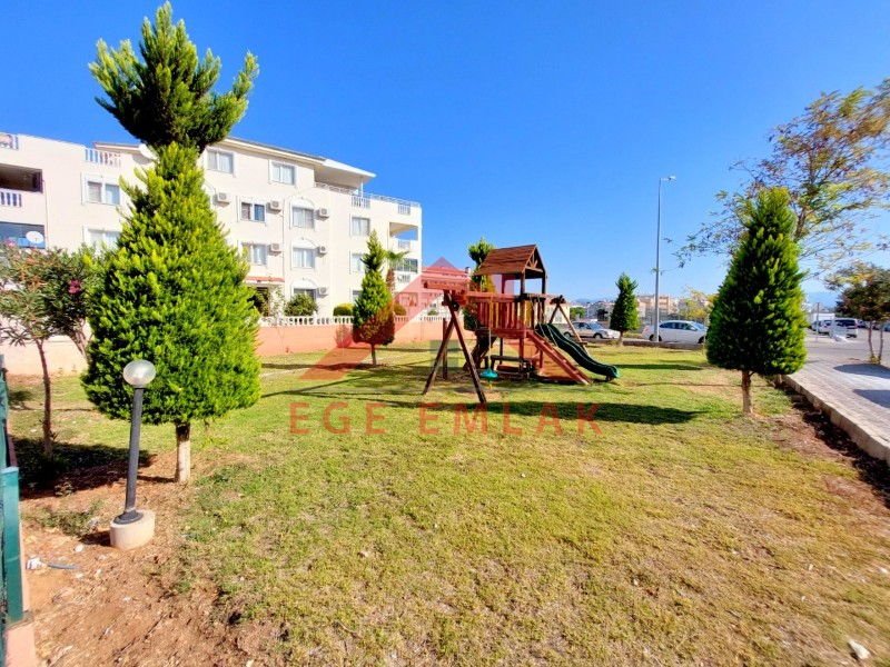 Didim Çamlık'ta Ünlü Royal Marina Complex İçinde Satılık Havuz Gören Eşyalı Giriş Kat Daire