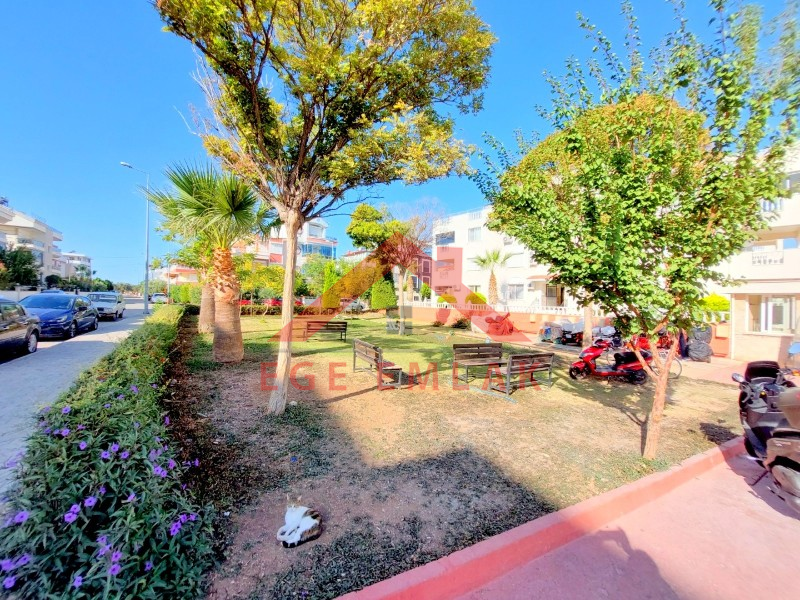 Didim Çamlık'ta Ünlü Royal Marina Complex İçinde Satılık Havuz Gören Eşyalı Giriş Kat Daire