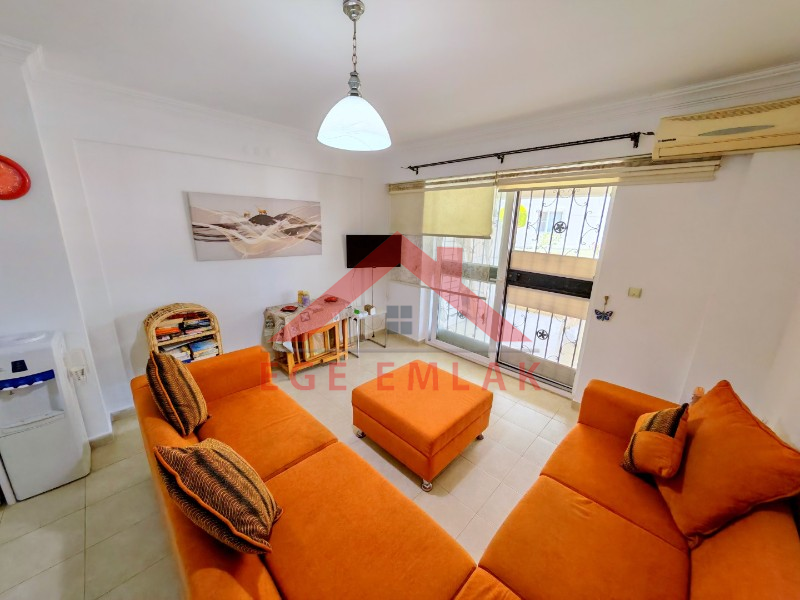 Didim Çamlık'ta Ünlü Royal Marina Complex İçinde Satılık Havuz Gören Eşyalı Giriş Kat Daire