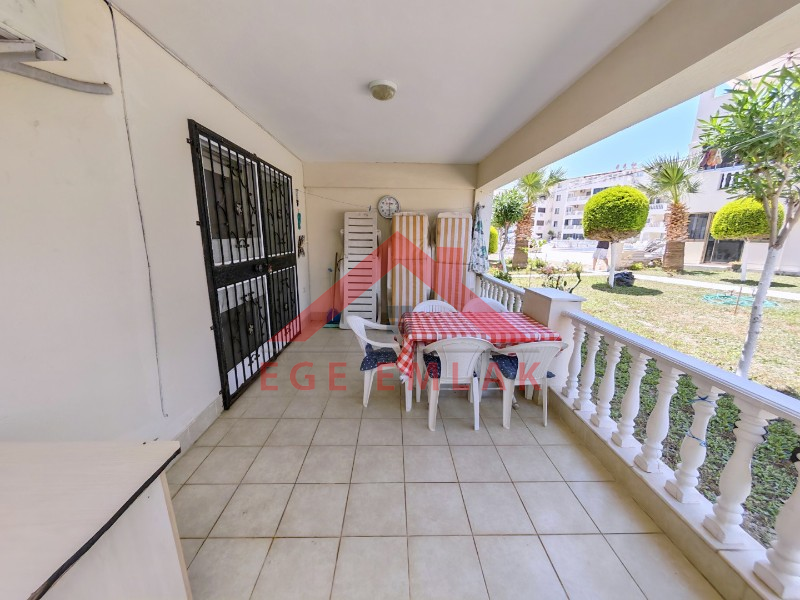 Didim Çamlık'ta Ünlü Royal Marina Complex İçinde Satılık Havuz Gören Eşyalı Giriş Kat Daire