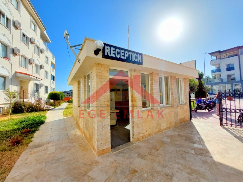 Didim Çamlık'ta Ünlü Royal Marina Complex İçinde Satılık Havuz Gören Eşyalı Giriş Kat Daire