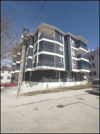 GÜVENAY - ÇORUM BAHÇELİEVLER  KARŞIYAKA 1.CADDESİ ÜZERİ 3+1 SATILIK DAİRE