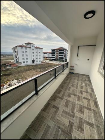 GÜVENAY - ÇORUM ULUKAVAK MAH. DOĞA KOLEJİ ALTI SATILIK 2+1 DAİRE