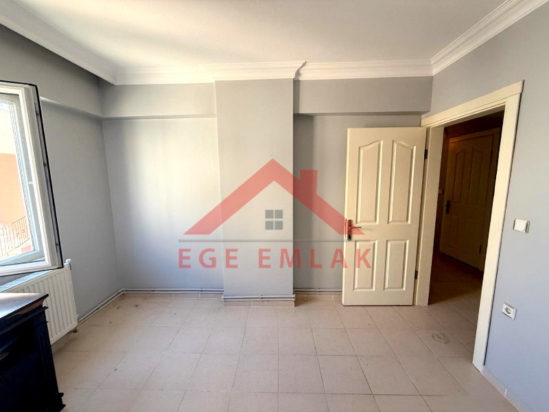 Efeler Mahallesinde 3+1 Ayrı Mutfaklı Kiralık Daire