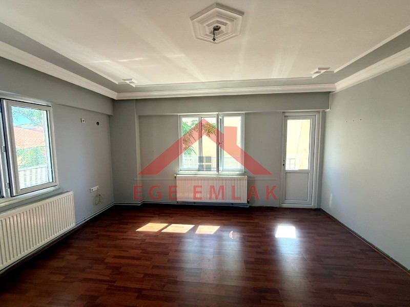 Efeler Mahallesinde 3+1 Ayrı Mutfaklı Kiralık Daire