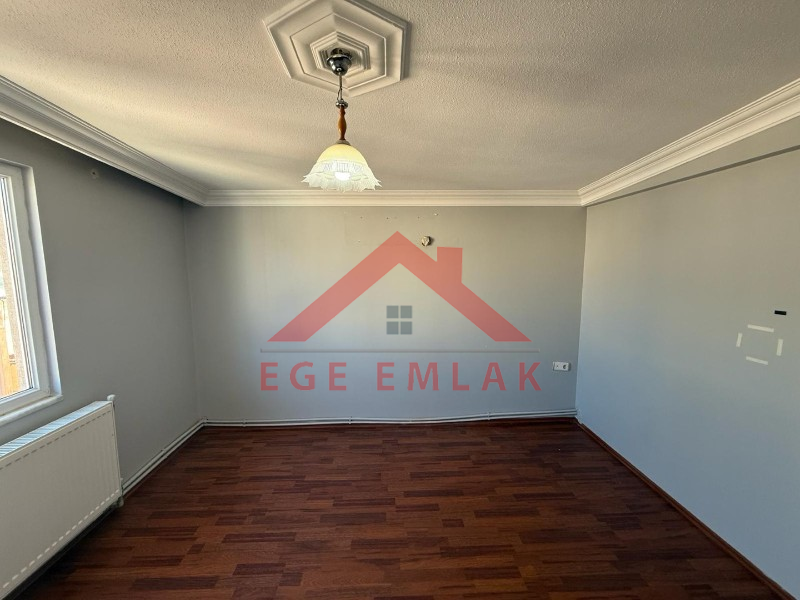 Efeler Mahallesinde 3+1 Ayrı Mutfaklı Kiralık Daire