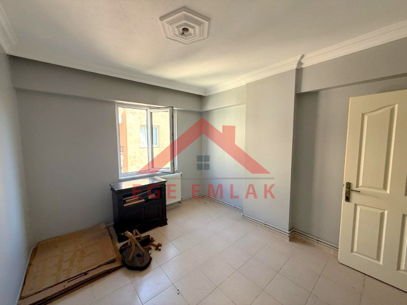 Efeler Mahallesinde 3+1 Ayrı Mutfaklı Kiralık Daire