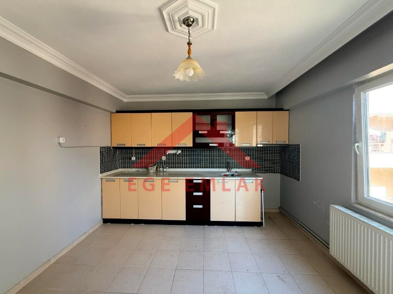 Efeler Mahallesinde 3+1 Ayrı Mutfaklı Kiralık Daire