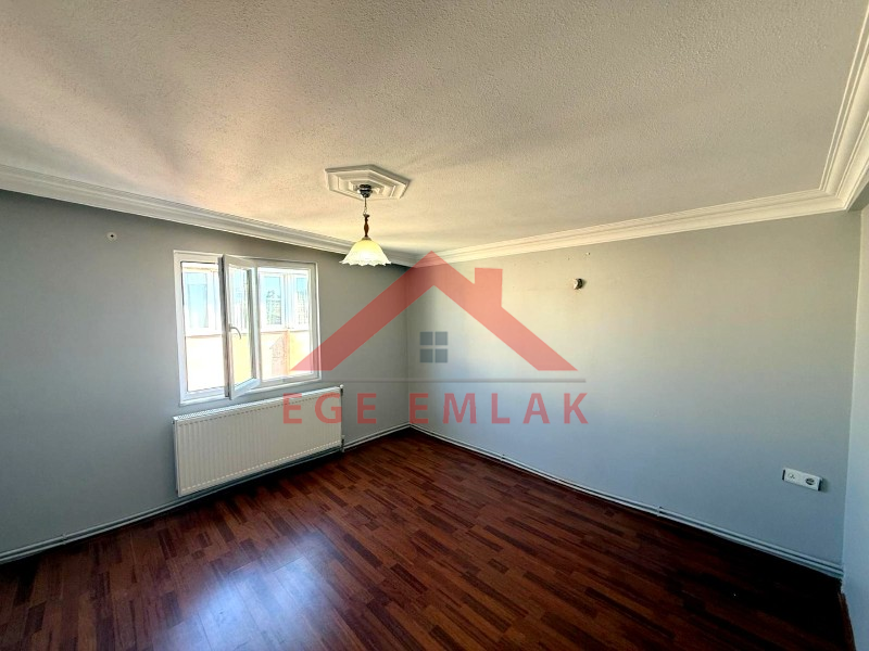 Efeler Mahallesinde 3+1 Ayrı Mutfaklı Kiralık Daire