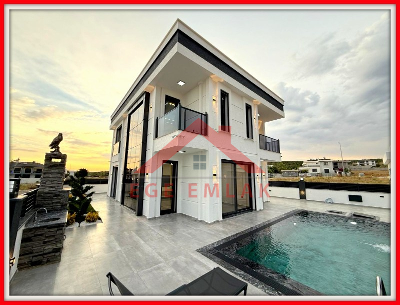 Didim'in En Sade Ve Şık Satılık Villası
