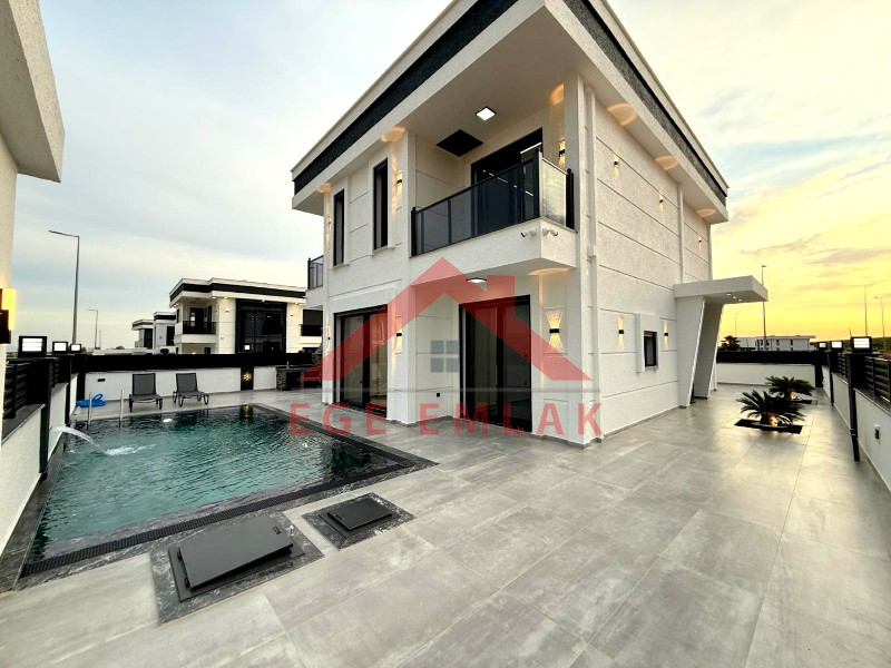 Didim'in En Sade Ve Şık Satılık Villası