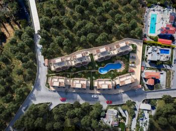 GİRNE LAPTA’DA DAĞ VE DENİZ MANZARALI 2+1 İKİZ VİLLA PROJESİ