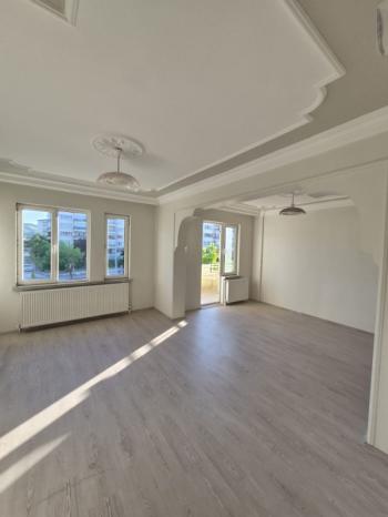 AFYON ÜÇOK EMLAKTAN ALİ İHSAN PAŞA MAH KİRALIK 3+1 TEMİZ BAKIMLI DAİRE