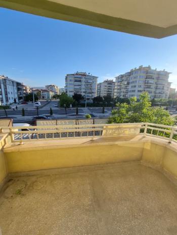 AFYON ÜÇOK EMLAKTAN ALİ İHSAN PAŞA MAH KİRALIK 3+1 TEMİZ BAKIMLI DAİRE