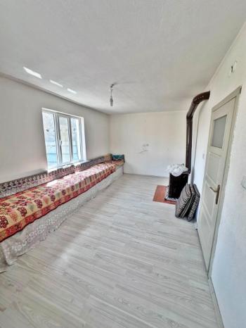 AFYON ÜÇOK EMLAKTAN NURİBEY KASABASINDA SATILIK 2+1 TEMİZ BAKIMLI MÜSTAKİL EV