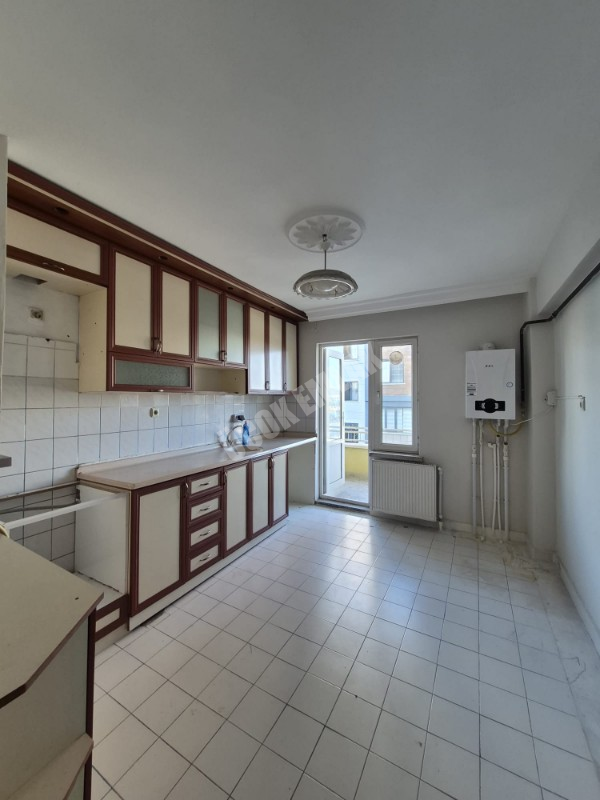 AFYON ÜÇOK EMLAKTAN ALİ İHSAN PAŞA MAH KİRALIK 3+1 TEMİZ BAKIMLI DAİRE