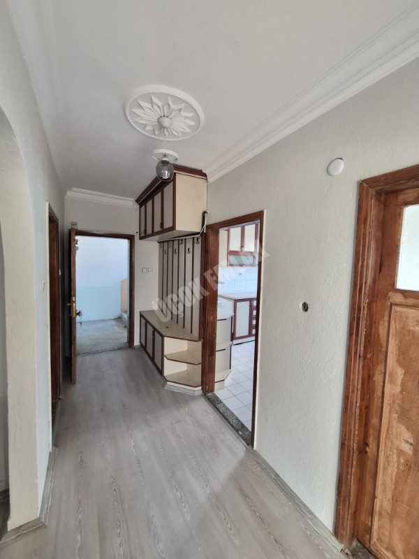 AFYON ÜÇOK EMLAKTAN ALİ İHSAN PAŞA MAH KİRALIK 3+1 TEMİZ BAKIMLI DAİRE