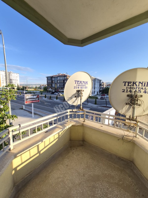 AFYON ÜÇOK EMLAKTAN ALİ İHSAN PAŞA MAH KİRALIK 3+1 TEMİZ BAKIMLI DAİRE