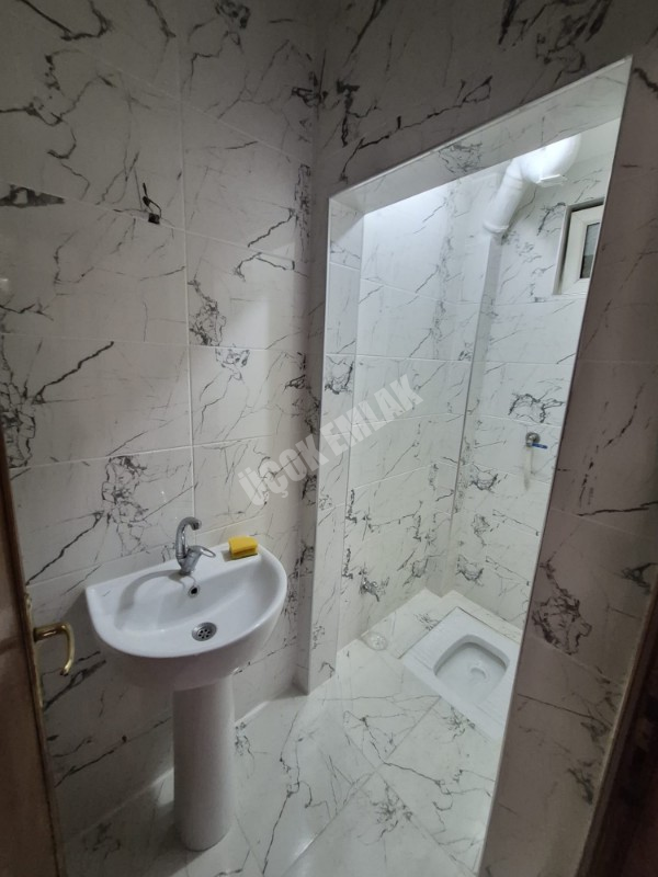 AFYON ÜÇOK EMLAKTAN ALİ İHSAN PAŞA MAH KİRALIK 3+1 TEMİZ BAKIMLI DAİRE