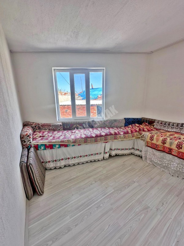 AFYON ÜÇOK EMLAKTAN NURİBEY KASABASINDA SATILIK 2+1 TEMİZ BAKIMLI MÜSTAKİL EV