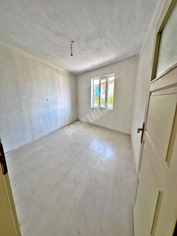 AFYON ÜÇOK EMLAKTAN NURİBEY KASABASINDA SATILIK 2+1 TEMİZ BAKIMLI MÜSTAKİL EV