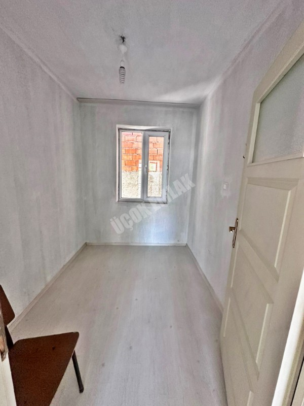 AFYON ÜÇOK EMLAKTAN NURİBEY KASABASINDA SATILIK 2+1 TEMİZ BAKIMLI MÜSTAKİL EV