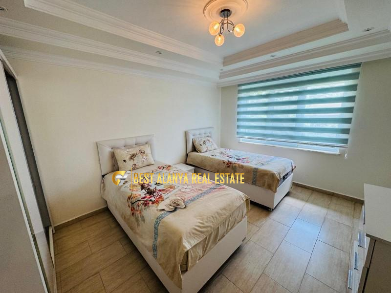 ALANYA TEPE MAHALLESİ GÜNLÜK KİRALIK 3+1 TRİPLEKS VİLLA