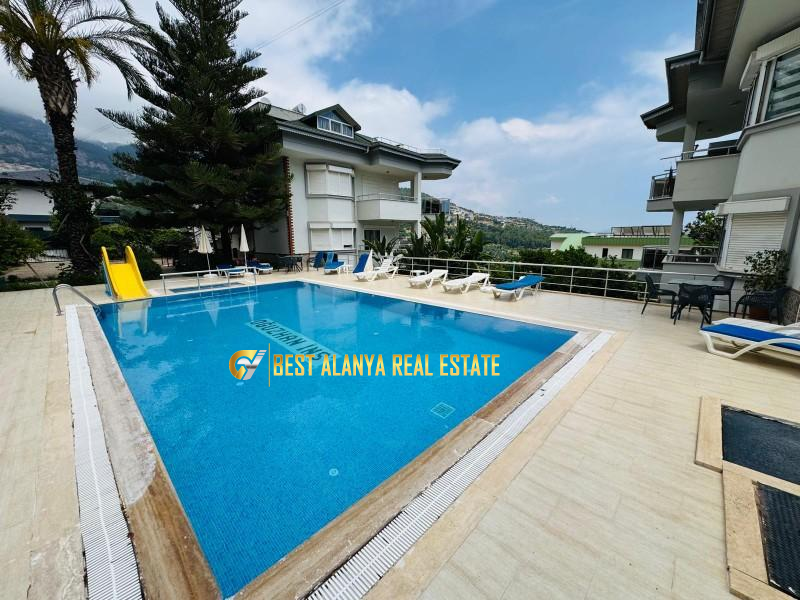 ALANYA TEPE MAHALLESİ GÜNLÜK KİRALIK 3+1 TRİPLEKS VİLLA