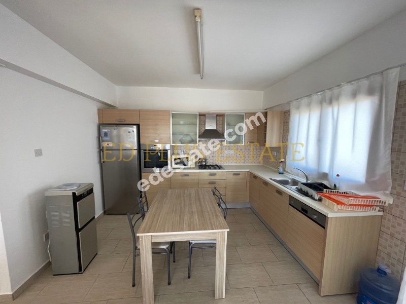 Lefkoşa Kızılbaş Bölgesinde 3 Ay Peşin Ödemeli Full Eşyalı Kiralık 3+1 Daire