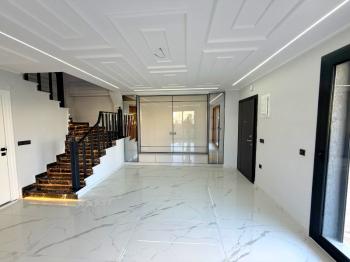 Didim Efeler Mahallesinde Havuzlu Satılık 3+1 Villa