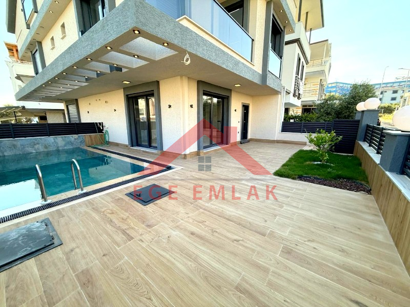 Didim Efeler Mahallesinde Havuzlu Satılık 3+1 Villa