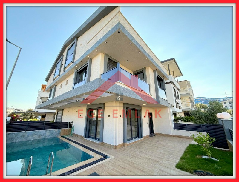 Didim Efeler Mahallesinde Havuzlu Satılık 3+1 Villa
