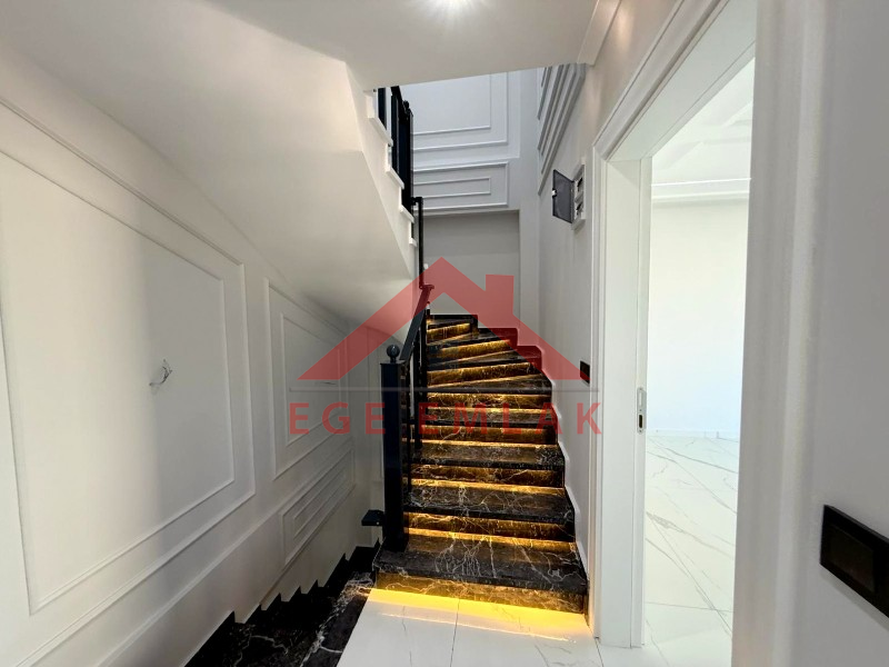 Didim Efeler Mahallesinde Havuzlu Satılık 3+1 Villa