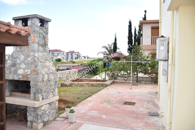 MAĞUSA TUZLA BÖLGESİNDE SATILIK 3+1 VİLLA