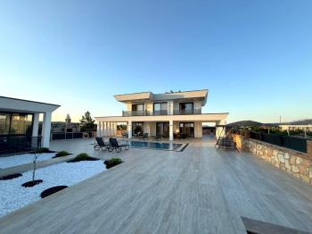 Didim Yeşiltepede Satılık Tam Müstakil Villa