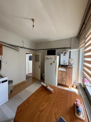 SEVİLLER MAHALLESİNDE HAL BÖLGESİNDE SATILIK 3+1 DAİRE