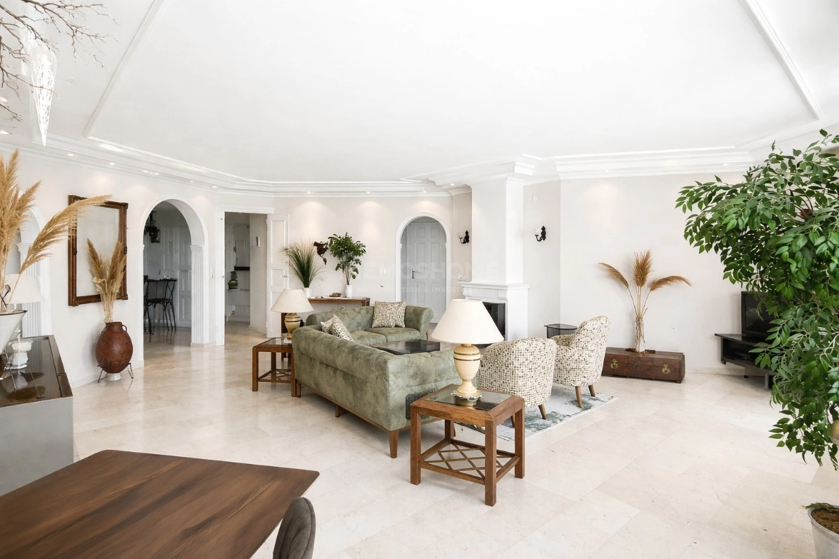 Kargıcak'ta Deniz Manzaralı Lüks Villa