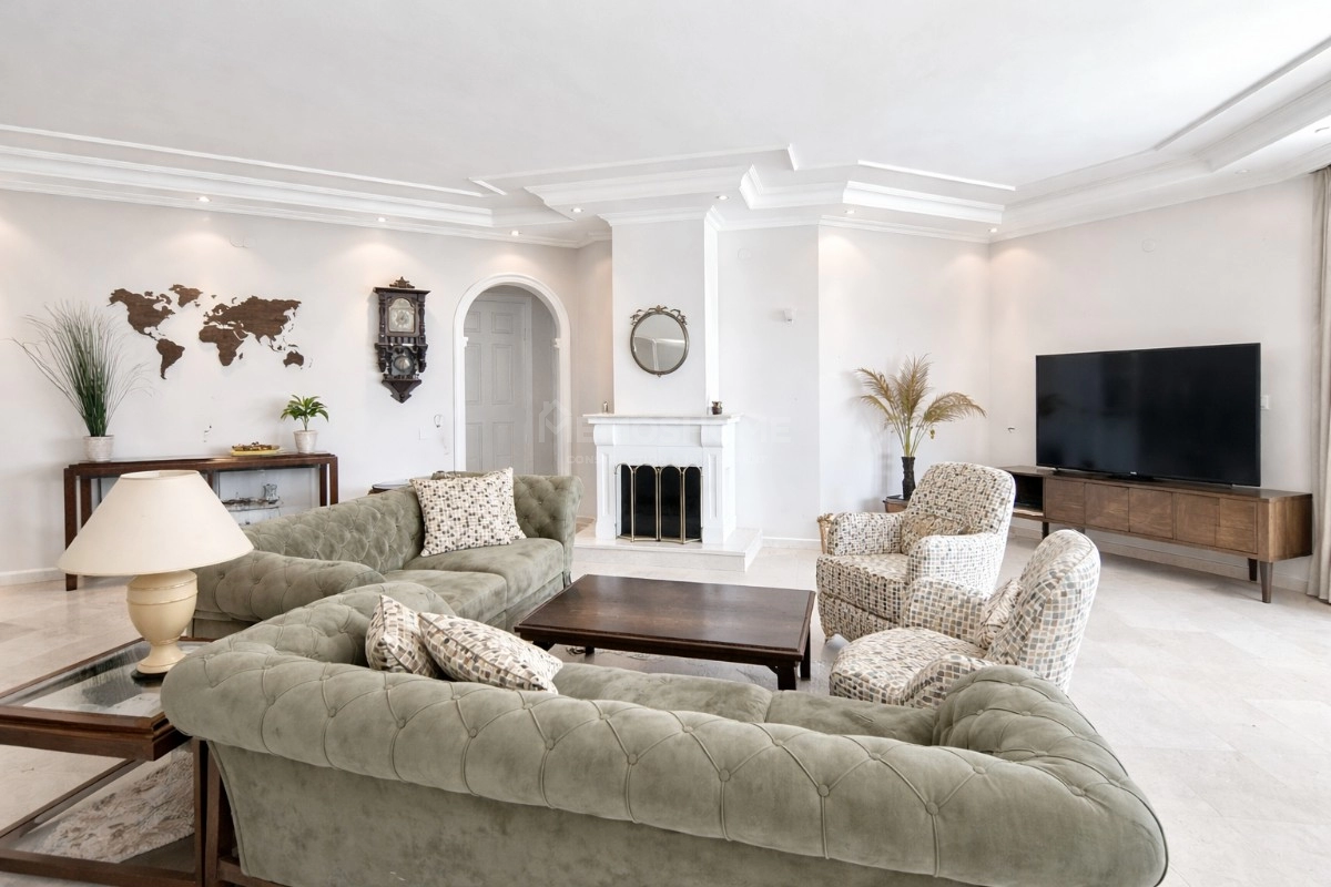 Kargıcak'ta Deniz Manzaralı Lüks Villa
