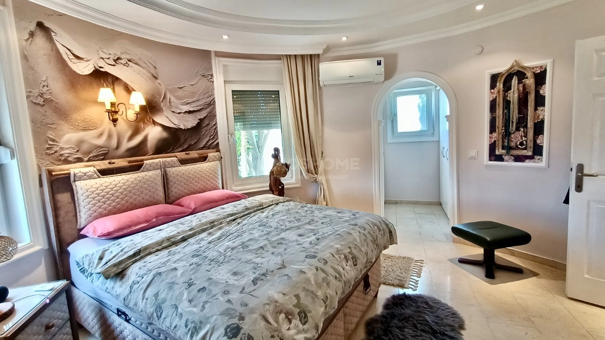 Kargıcak'ta Deniz Manzaralı Lüks Villa