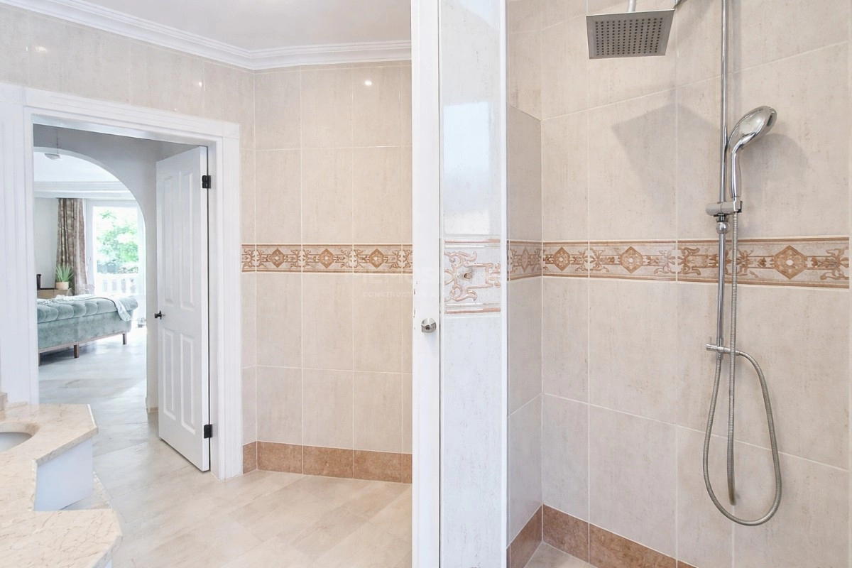 Kargıcak'ta Deniz Manzaralı Lüks Villa