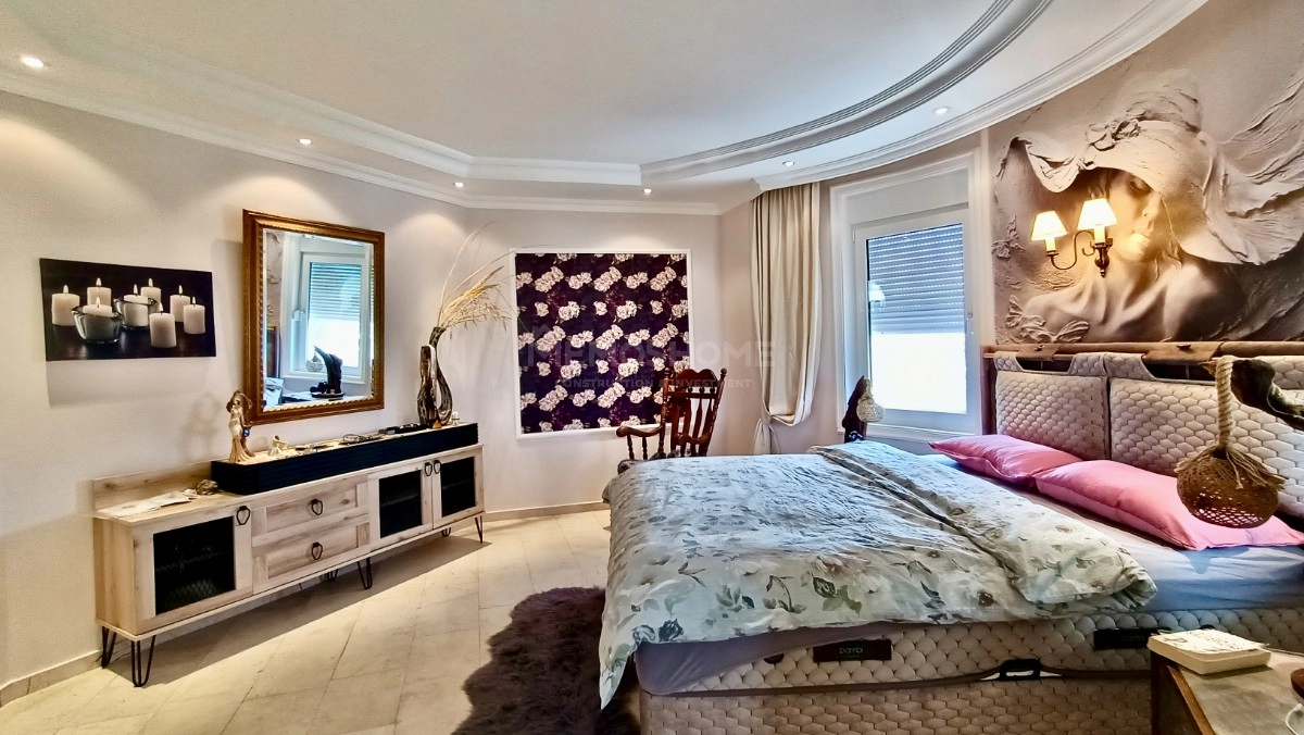 Kargıcak'ta Deniz Manzaralı Lüks Villa