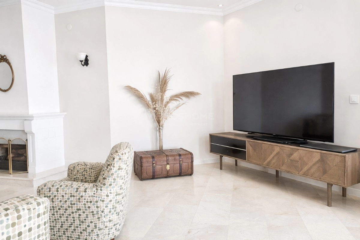 Kargıcak'ta Deniz Manzaralı Lüks Villa