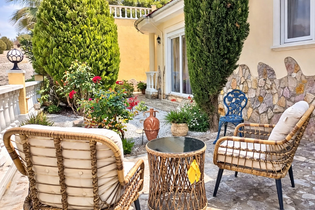 Kargıcak'ta Deniz Manzaralı Lüks Villa