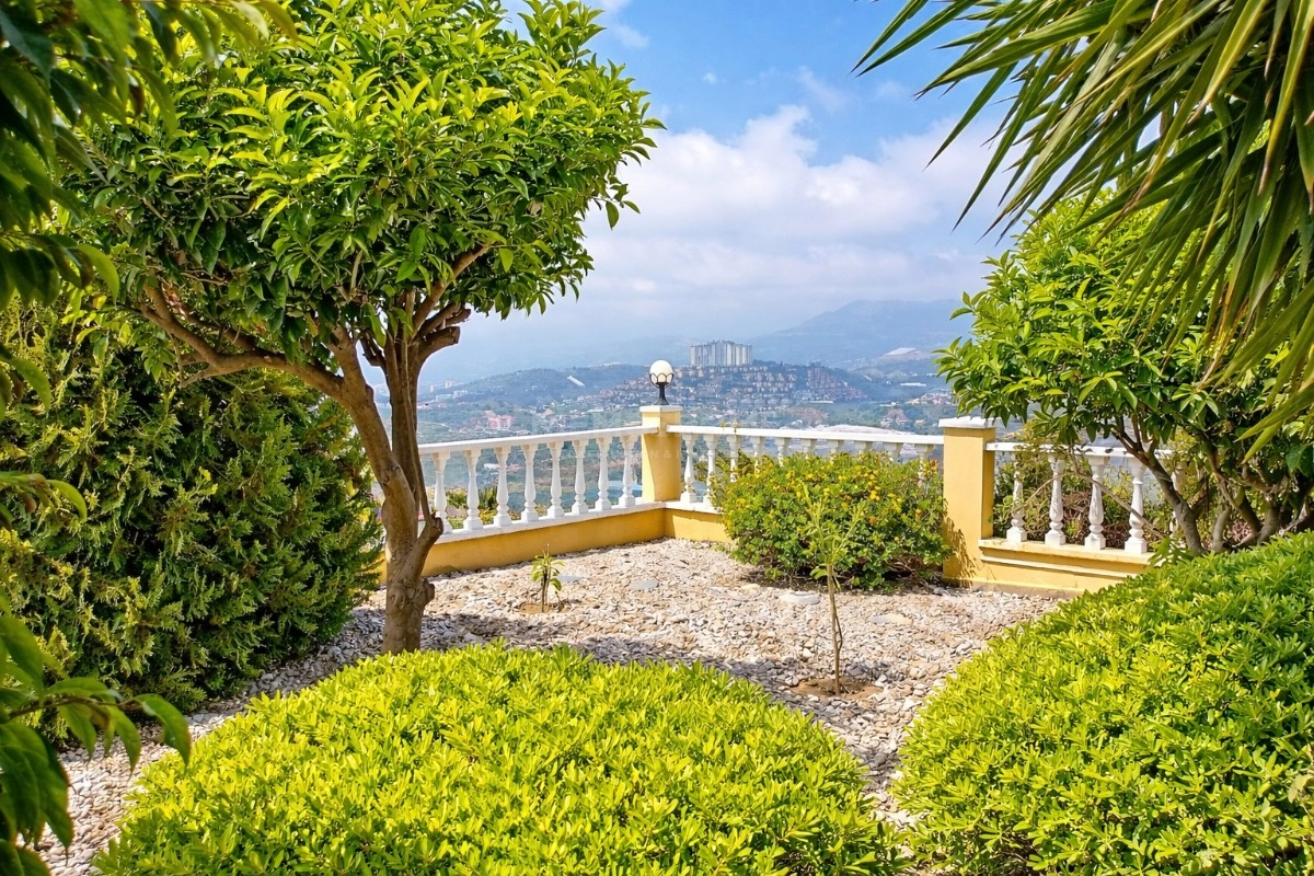 Kargıcak'ta Deniz Manzaralı Lüks Villa